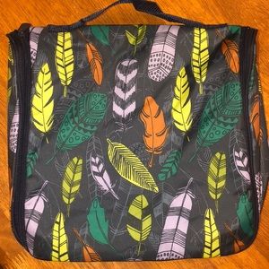 Thirty-One hanging make up bag  BRAND-NEW  ❤️